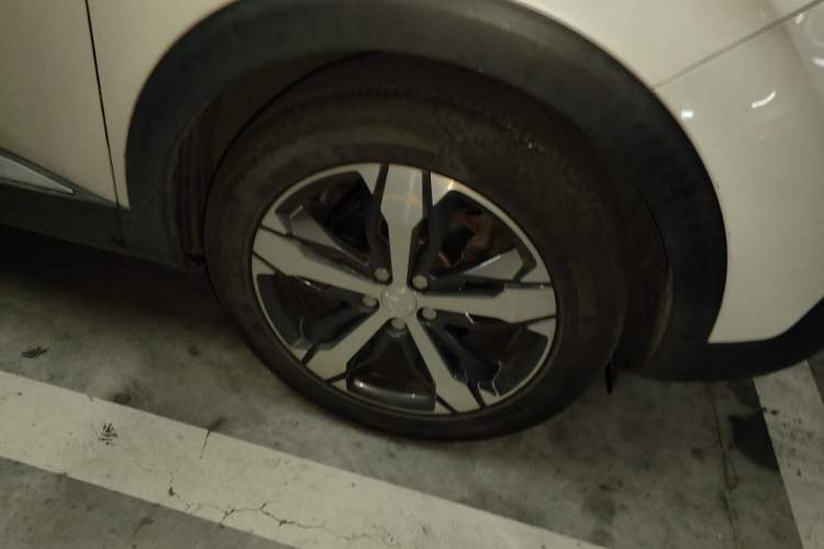 Used Peugeot 4008 2017 350THP Elite Edition Right Front Wheel Hub