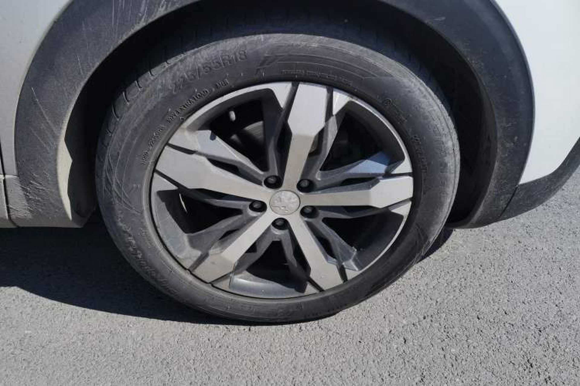 Used Peugeot 4008 2017 350THP Elite Edition Right Front Wheel Hub