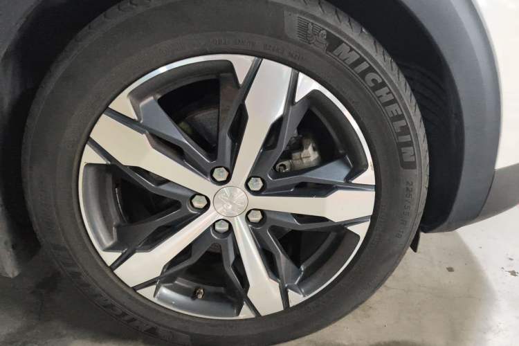 Used Peugeot 4008 2017 350THP Elite Edition Right Front Wheel Hub