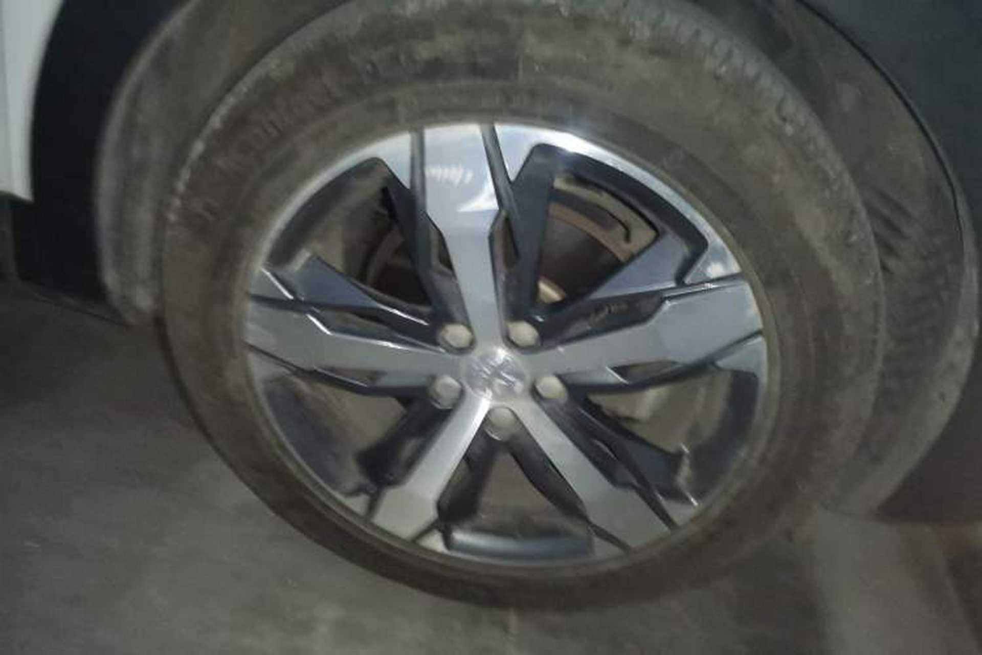 Used Peugeot 4008 2017 350THP Elite Edition Right Front Wheel Hub