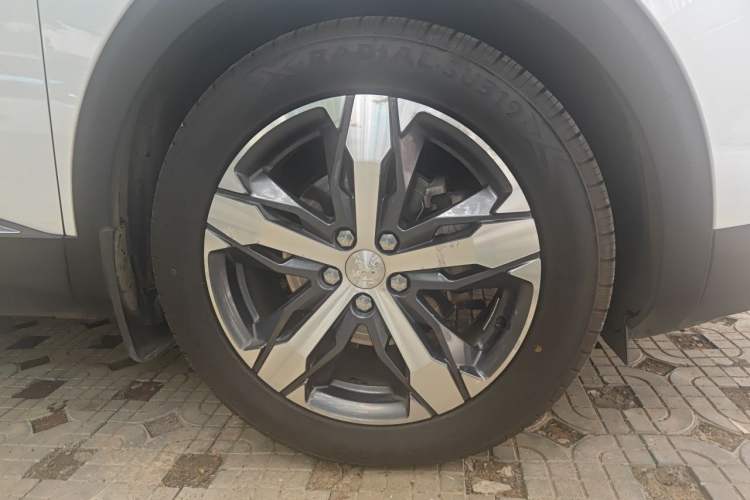 Used Peugeot 4008 2017 350THP Elite Edition Right Front Wheel Hub