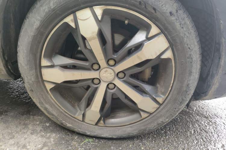Used Peugeot 4008 2017 350THP Elite Edition Right Front Wheel Hub