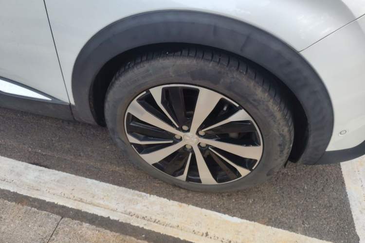 Used Peugeot 4008 2017 350THP Luxury Edition Right Front Wheel Hub