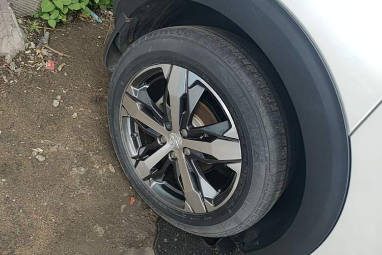 Used Peugeot 4008 2017 350THP Elite Edition Right Rear Wheel Hub