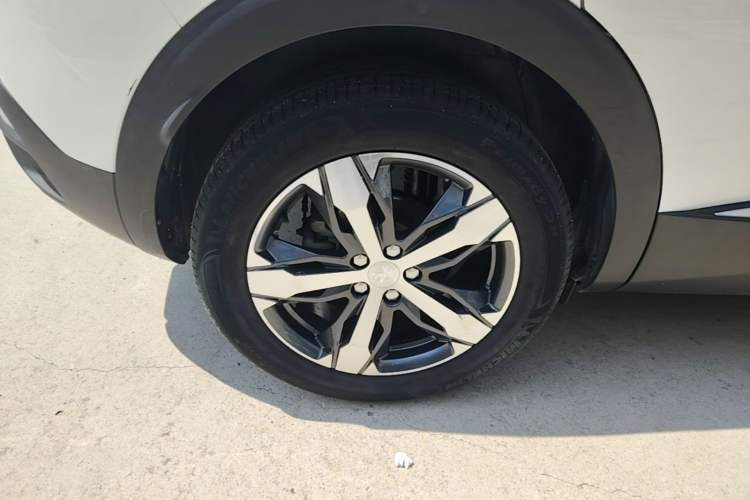 Used Peugeot 4008 2017 350THP Elite Edition Right Rear Wheel Hub