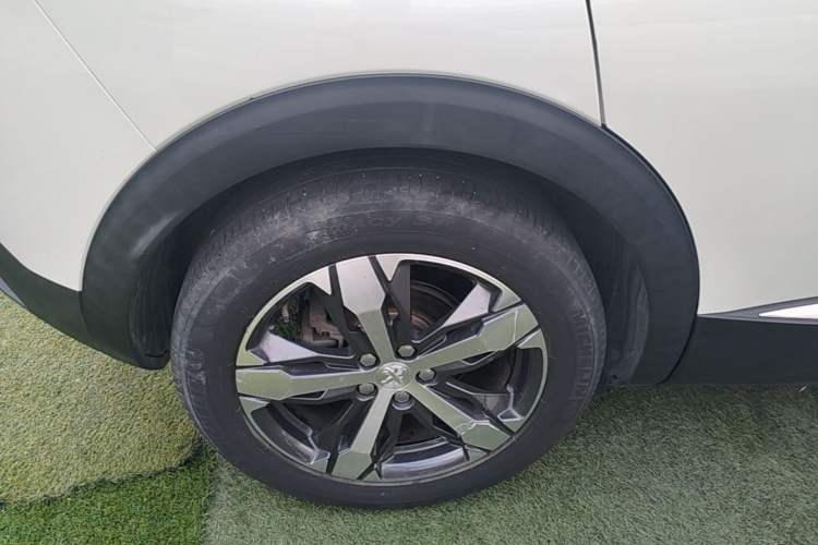 Used Peugeot 4008 2017 350THP Elite Edition Right Rear Wheel Hub