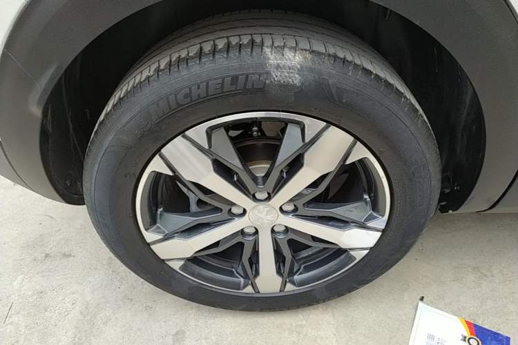 Used Peugeot 4008 2017 350THP Elite Edition Right Rear Wheel Hub