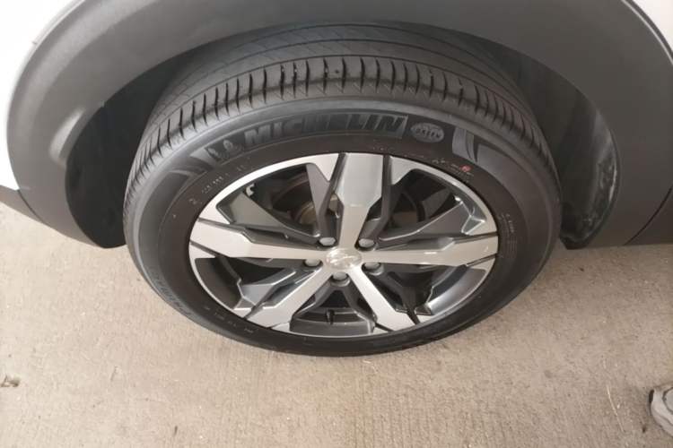 Used Peugeot 4008 2017 350THP Elite Edition Right Rear Wheel Hub