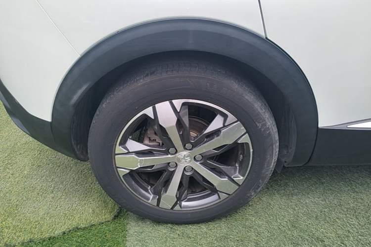 Used Peugeot 4008 2017 350THP Elite Edition Right Rear Wheel Hub