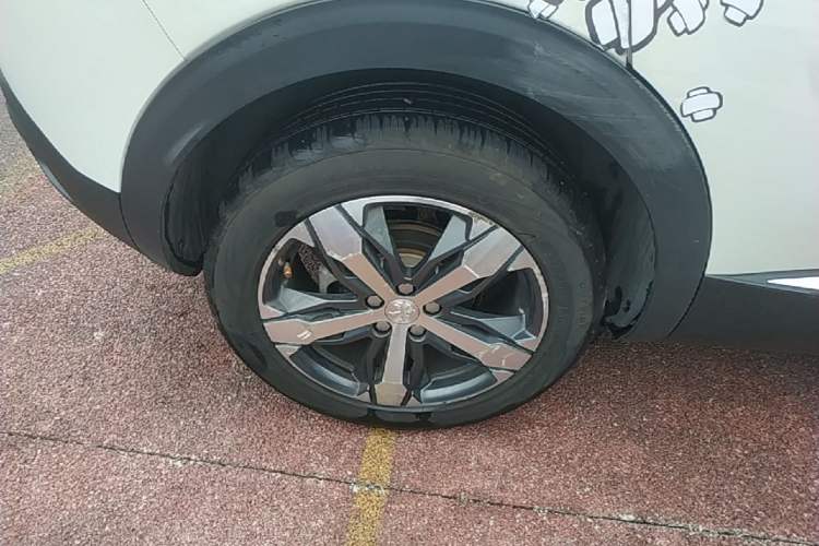 Used Peugeot 4008 2017 350THP Elite Edition Right Rear Wheel Hub