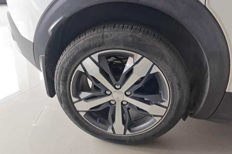 Used Peugeot 4008 2017 350THP Elite Edition Right Rear Wheel Hub