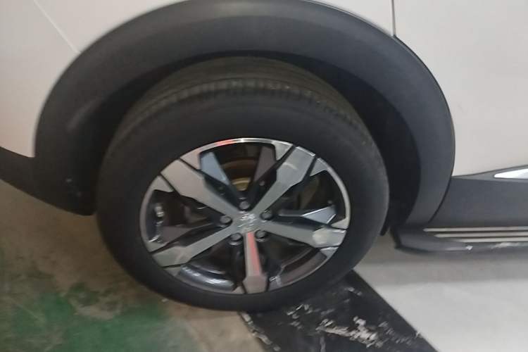 Used Peugeot 4008 2017 350THP Elite Edition Right Rear Wheel Hub