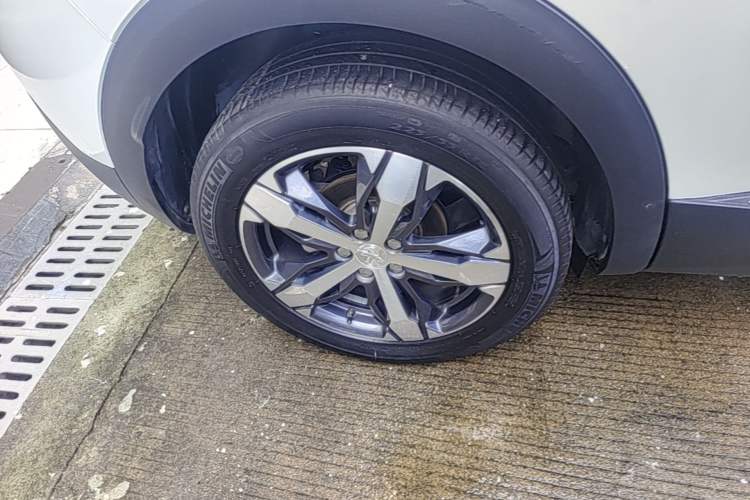 Used Peugeot 4008 2017 350THP Elite Edition Right Rear Wheel Hub