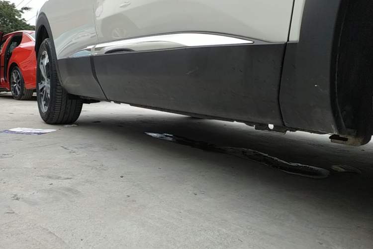 Used Peugeot 4008 2017 350THP Elite Edition Right Side Sill