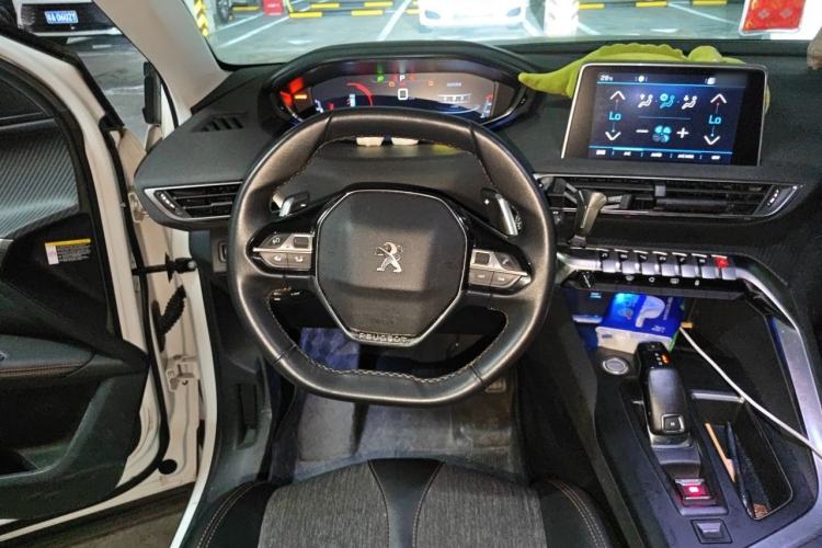 Used Peugeot 4008 2017 350THP Elite Edition Steering Wheel