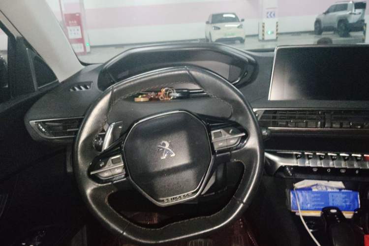 Used Peugeot 4008 2017 350THP Elite Edition Steering Wheel