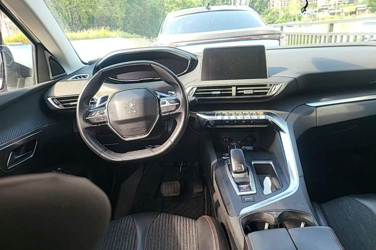 Used Peugeot 4008 2017 350THP Elite Edition Steering Wheel