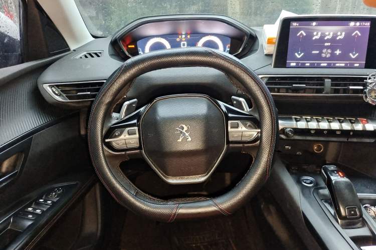Used Peugeot 4008 2017 350THP Elite Edition Steering Wheel