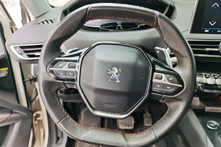 Used Peugeot 4008 2017 350THP Elite Edition Steering Wheel
