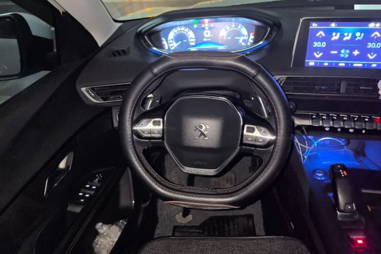Used Peugeot 4008 2017 350THP Elite Edition Steering Wheel