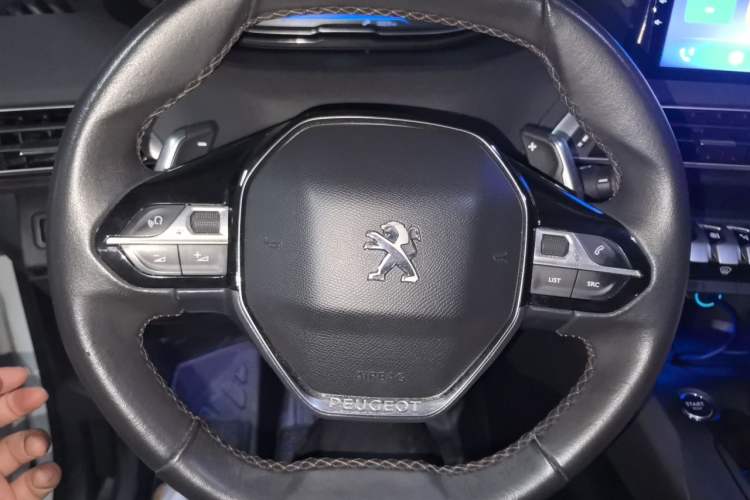 Used Peugeot 4008 2017 350THP Elite Edition Steering Wheel