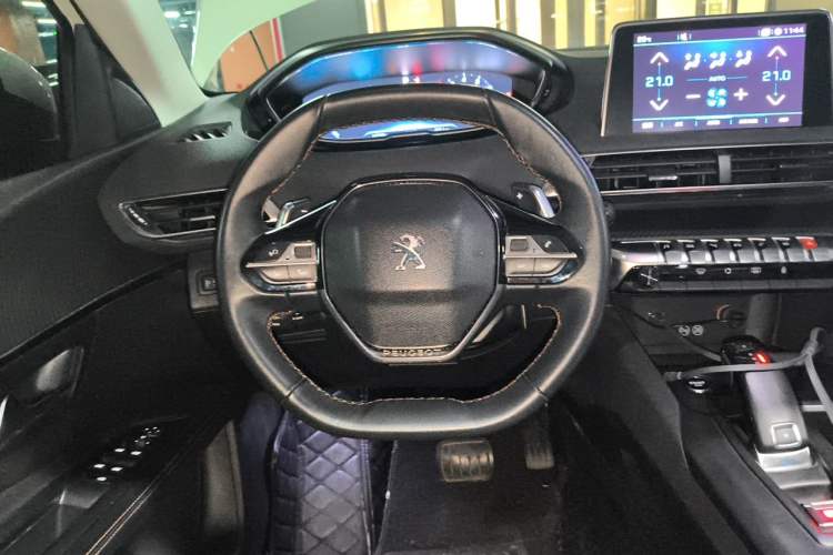 Used Peugeot 4008 2017 350THP Elite Edition Steering Wheel