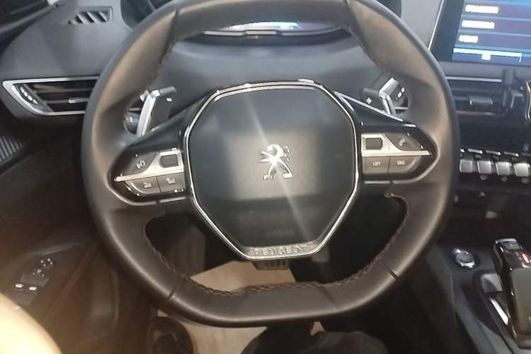 Used Peugeot 4008 2017 350THP Elite Edition Steering Wheel