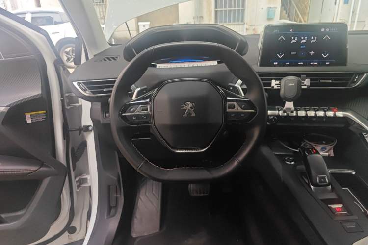 Used Peugeot 4008 2017 350THP Elite Edition Steering Wheel