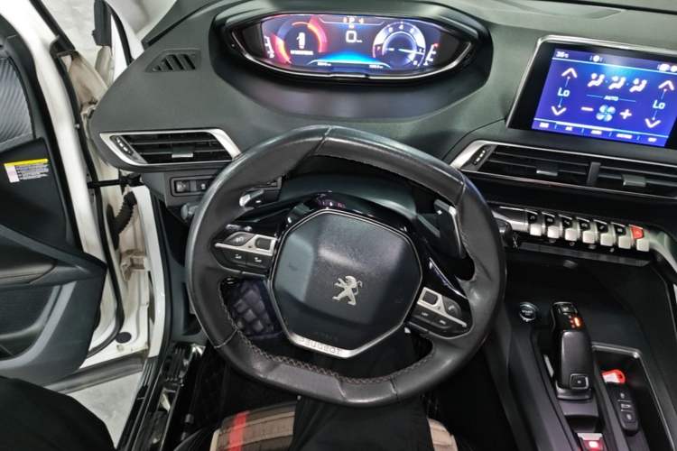 Used Peugeot 4008 2017 350THP Elite Edition Steering Wheel