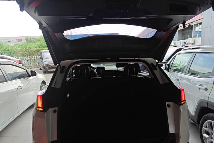 Used Peugeot 4008 2017 350THP Elite Edition Trunk