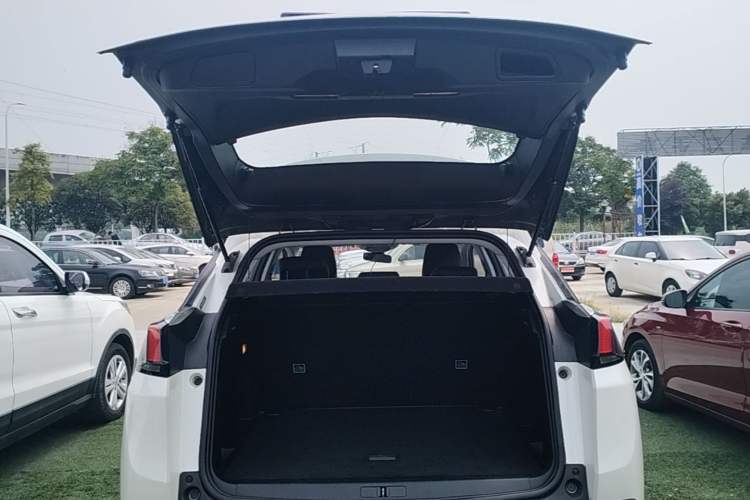 Used Peugeot 4008 2017 350THP Elite Edition Trunk