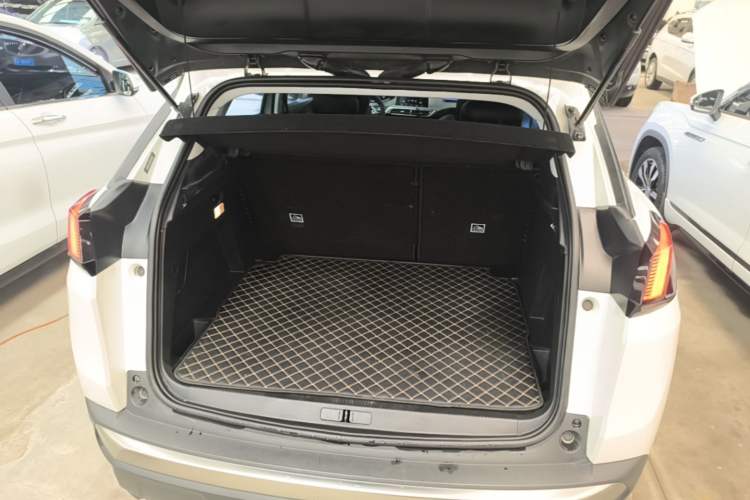 Used Peugeot 4008 2017 350THP Elite Edition Trunk