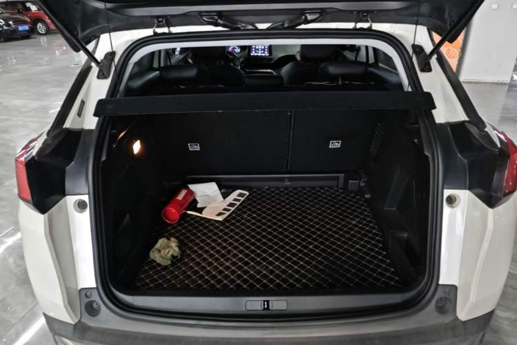 Used Peugeot 4008 2017 350THP Elite Edition Trunk