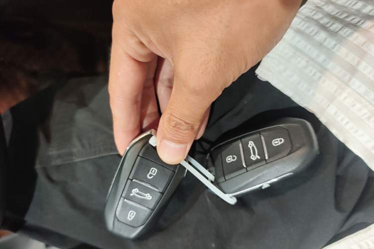 Used Peugeot 4008 2017 350THP Elite Edition Vehicle Key