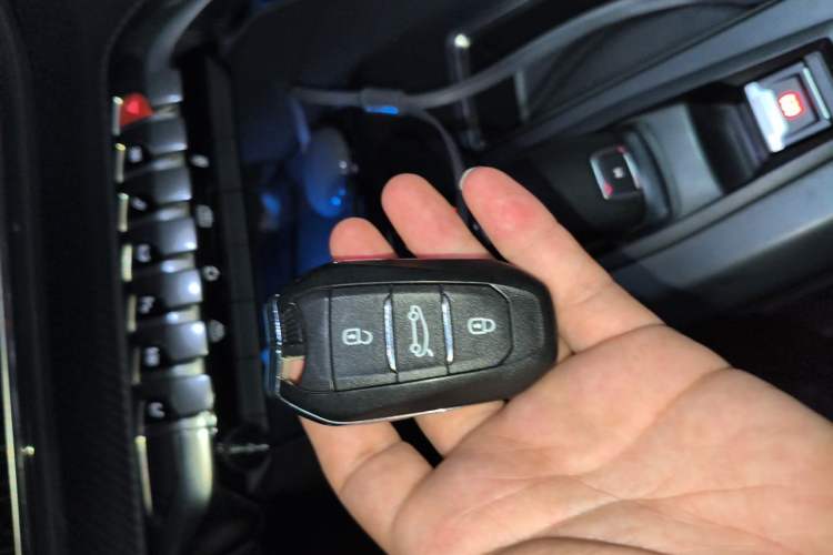 Used Peugeot 4008 2017 350THP Elite Edition Vehicle Key