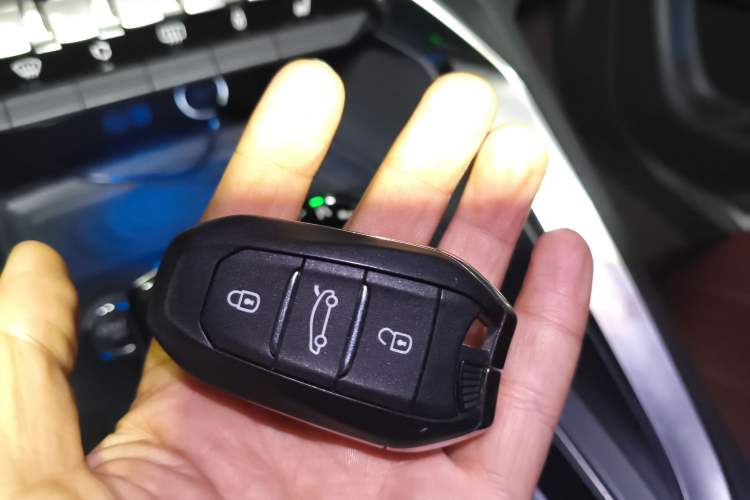 Used Peugeot 4008 2017 380THP Luxury GT Edition Vehicle Key