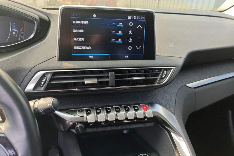 Used Peugeot 4008 2017 350THP Luxury Edition Audio And AC Panel
