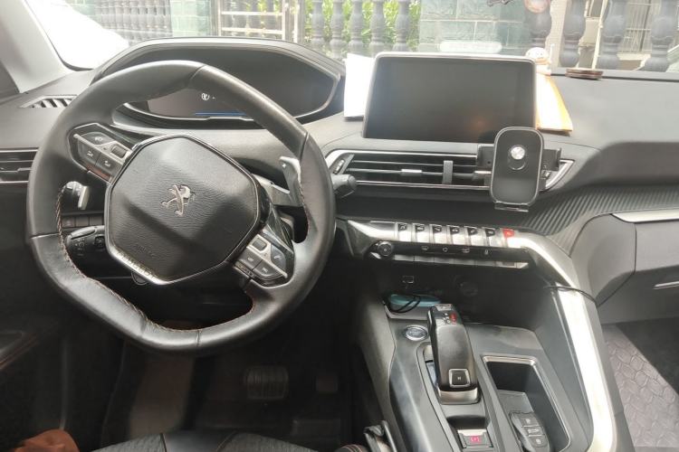 Used Peugeot 4008 2017 350THP Comfort Edition Center Console