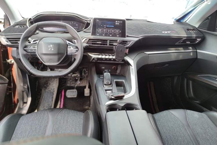 Used Peugeot 4008 2017 350THP Elite Edition Center Console
