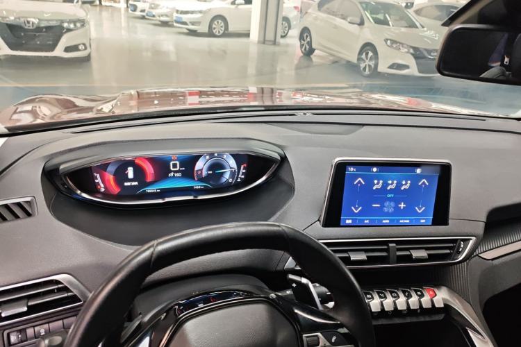 Used Peugeot 4008 2017 350THP Elite Edition Center Console