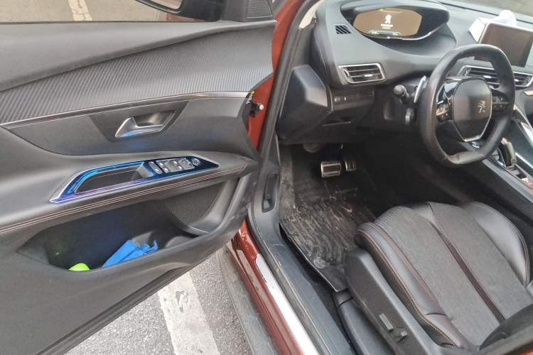 Used Peugeot 4008 2017 350THP Elite Edition Driver Seat