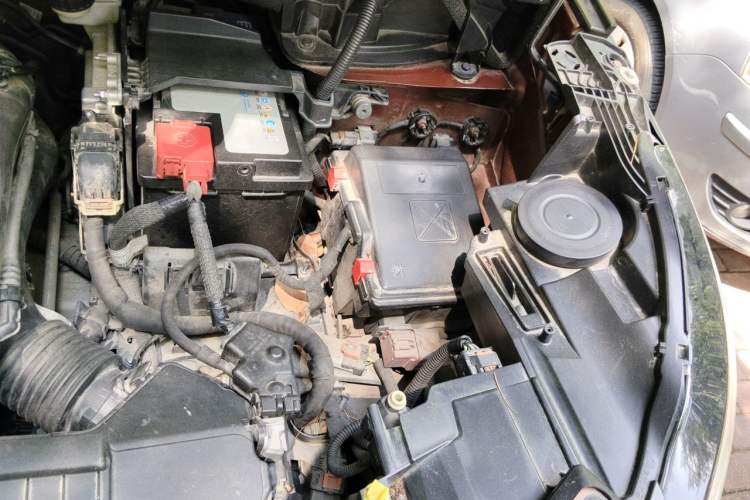 Used Peugeot 4008 2017 350THP Elite Edition Engine Bay Left