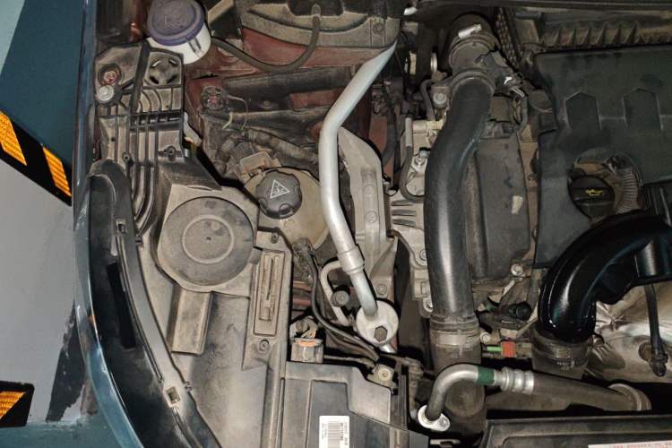 Used Peugeot 4008 2017 350THP Luxury Edition Engine Bay Right
