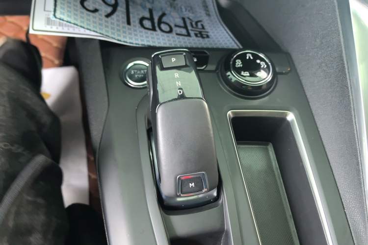 Used Peugeot 4008 2017 350THP Luxury Edition Gear Lever