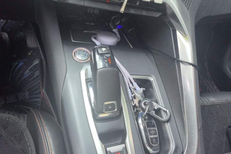 Used Peugeot 4008 2017 350THP Elite Edition Gear Lever