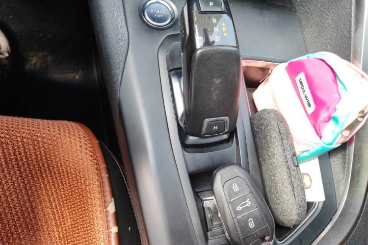 Used Peugeot 4008 2017 350THP Elite Edition Gear Lever