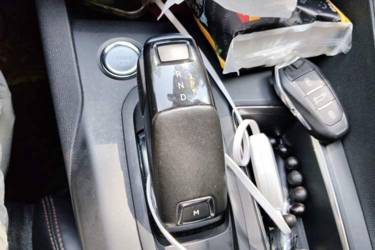 Used Peugeot 4008 2017 350THP Elite Edition Gear Lever