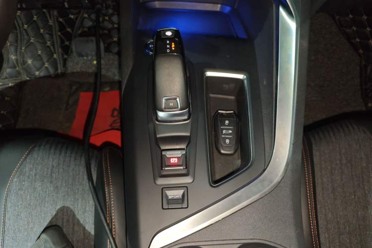 Used Peugeot 4008 2017 380THP Elite Edition Gear Lever