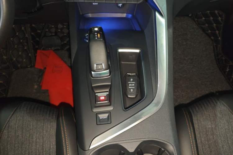 Used Peugeot 4008 2017 380THP Elite Edition Gear Lever