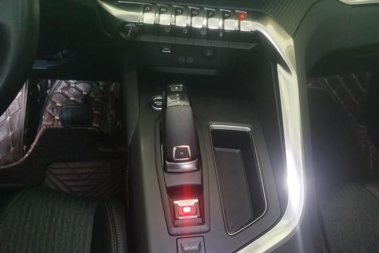 Used Peugeot 4008 2017 350THP Elite Edition Gear Lever